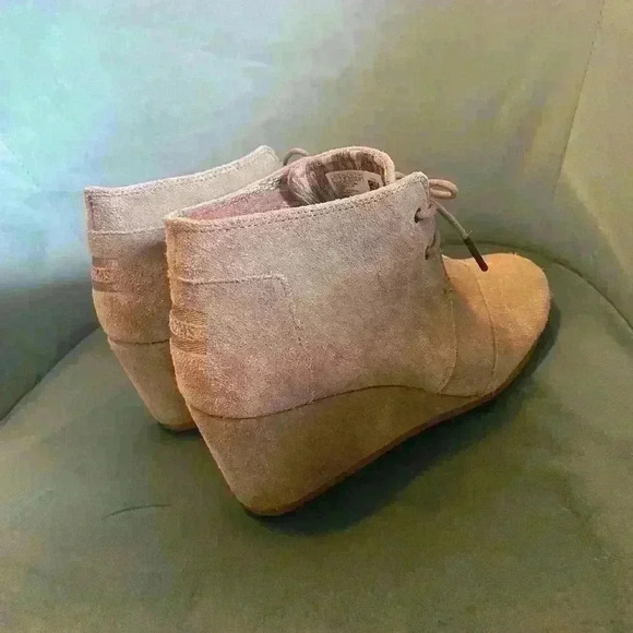 TOMS women’s tan suede wedges size 11 - Picture 1 of 6
